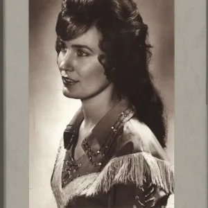 Don’t Miss Out Loretta Lynn Honky Tonk Girl - The Loretta Lynn Collection - Autographed US Cd album box set